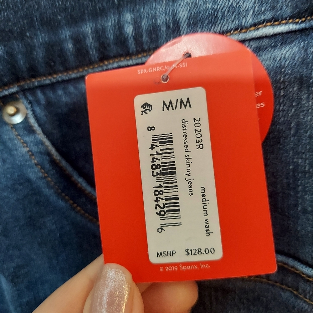 SPANX NWT Distressed Skinny Jeans Medium - Picture 6 of 14